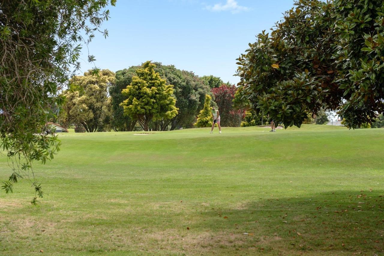 Golfers Delight In Quiet Cul De Sac Villa Mount Maunganui Esterno foto